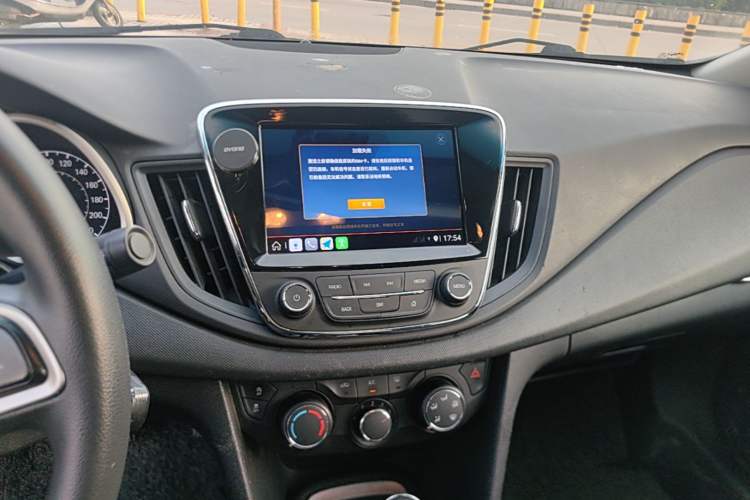 Used Chevrolet Monza 2019 Redline 320T Dual-Clutch Joyful Edition China VI Standard Audio And AC Panel