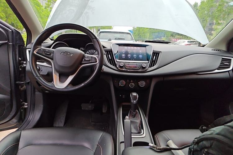 Used Chevrolet Monza 2019 Redline 320T Dual-Clutch Sporty Version China VI Standard Center Console