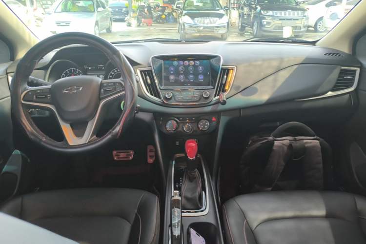 Used Chevrolet Monza 2019 Redline 320T Dual-Clutch Sporty Version China VI Standard Center Console