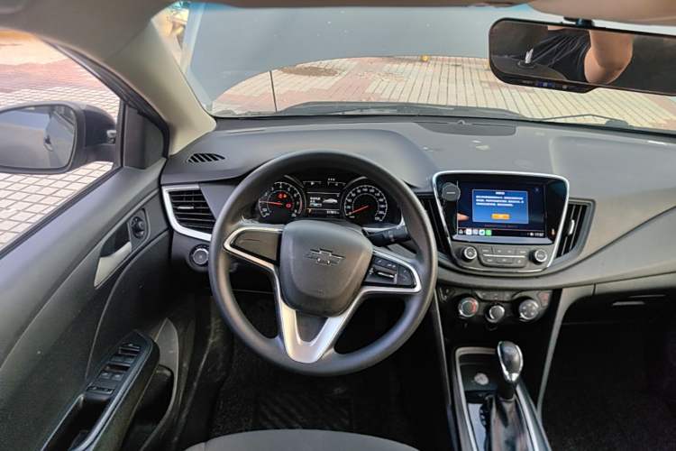 Used Chevrolet Monza 2019 Redline 320T Dual-Clutch Joyful Edition China VI Standard Center Console