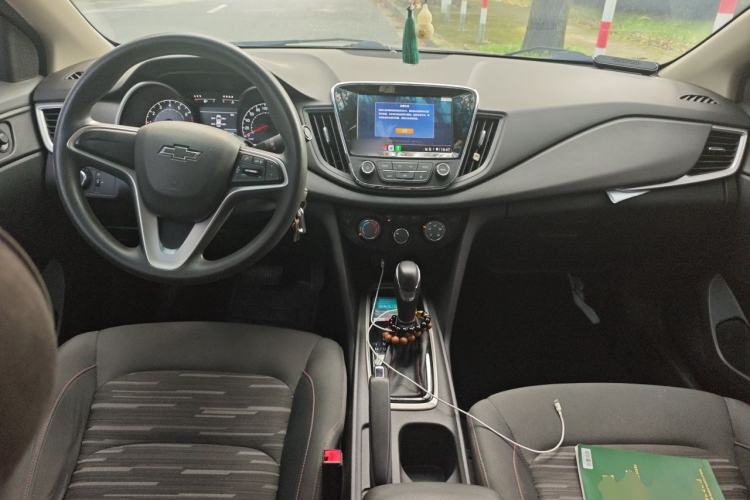 Used Chevrolet Monza 2019 Redline 320T Dual-Clutch Joyful Edition China VI Standard Center Console