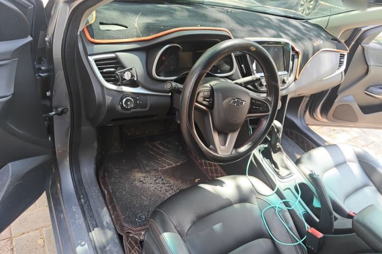Used Chevrolet Monza 2019 Redline 320T Dual-Clutch Sporty Version China VI Standard Center Console