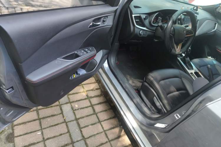 Used Chevrolet Monza 2019 RS 330T Automatic Comfort Edition China VI Standard Driver Seat