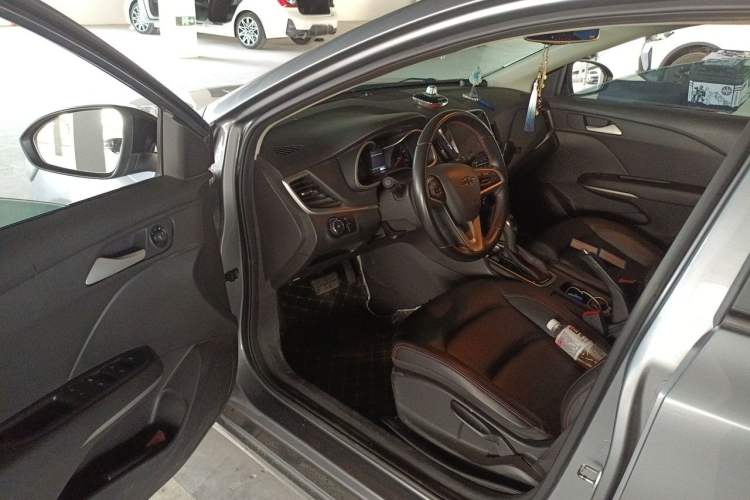 Used Chevrolet Monza 2019 Redline 320T Dual-Clutch Sporty Version China VI Standard Driver Seat
