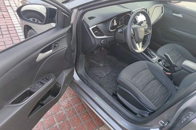 Used Chevrolet Monza 2019 Redline 320T Dual-Clutch Joyful Edition China VI Standard Driver Seat