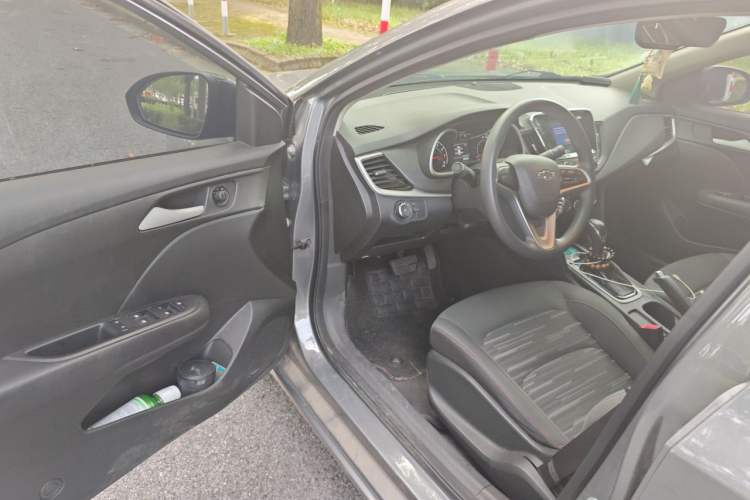 Used Chevrolet Monza 2019 Redline 320T Dual-Clutch Joyful Edition China VI Standard Driver Seat