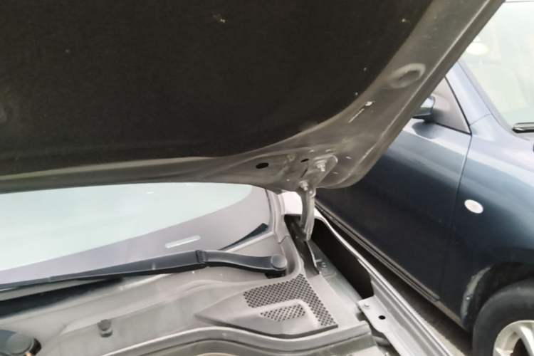 Used Chevrolet Monza 2019 RS 330T Automatic Sporty Edition China VI Standard Engine Bay Left