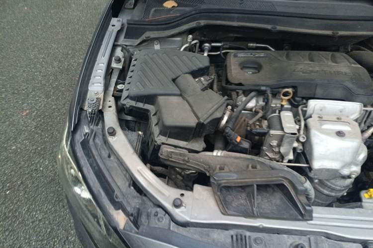 Used Chevrolet Monza 2019 RS 330T Automatic Comfort Edition China VI Standard Engine Bay Right