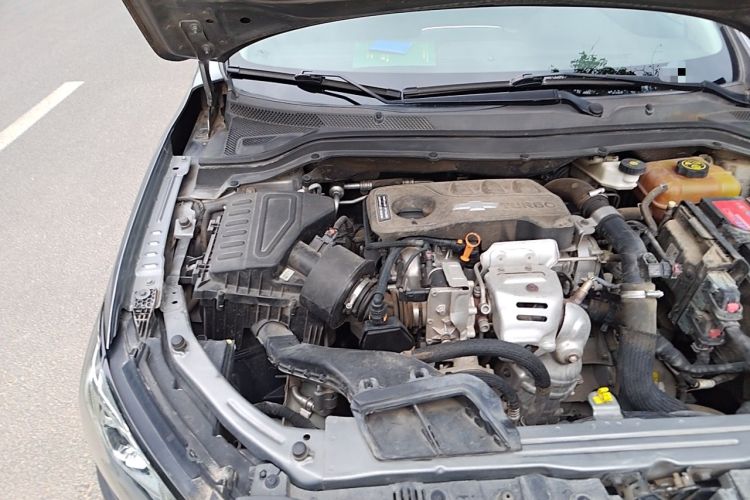 Used Chevrolet Monza 2019 Redline 320T Dual-Clutch Sporty Version China VI Standard Engine Bay Right