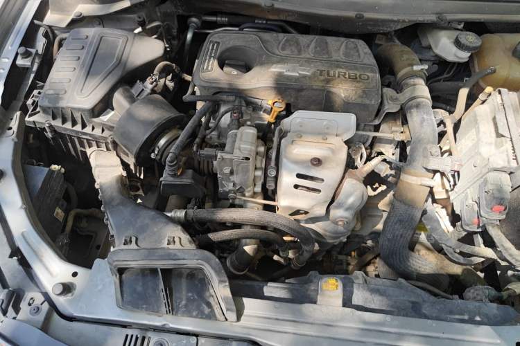 Used Chevrolet Monza 2019 Redline 320T Dual-Clutch Sporty Version China VI Standard Engine Bay Right