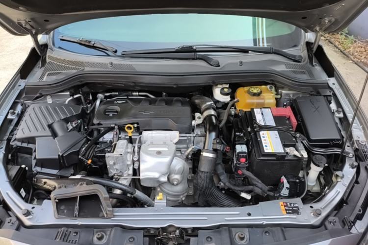 Used Chevrolet Monza 2019 RS 330T Automatic Comfort Edition China VI Standard Engine Bay