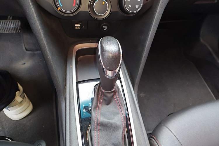 Used Chevrolet Monza 2019 Redline 320T Dual-Clutch Sporty Version China VI Standard Gear Lever