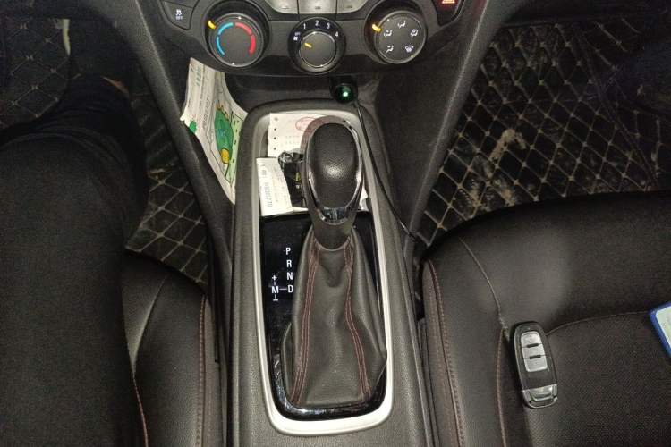 Used Chevrolet Monza 2019 Redline 320T Dual-Clutch Sporty Version China VI Standard Gear Lever