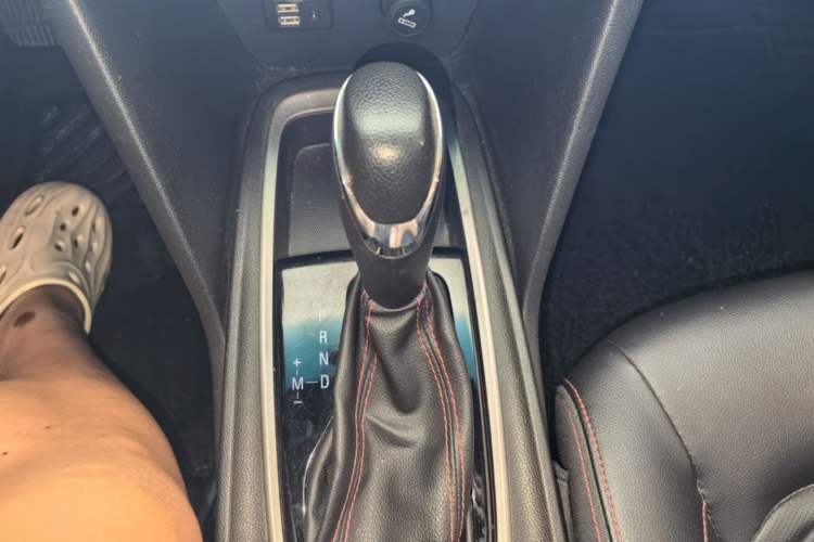 Used Chevrolet Monza 2019 RS 330T Automatic Comfort Edition China VI Standard Gear Lever