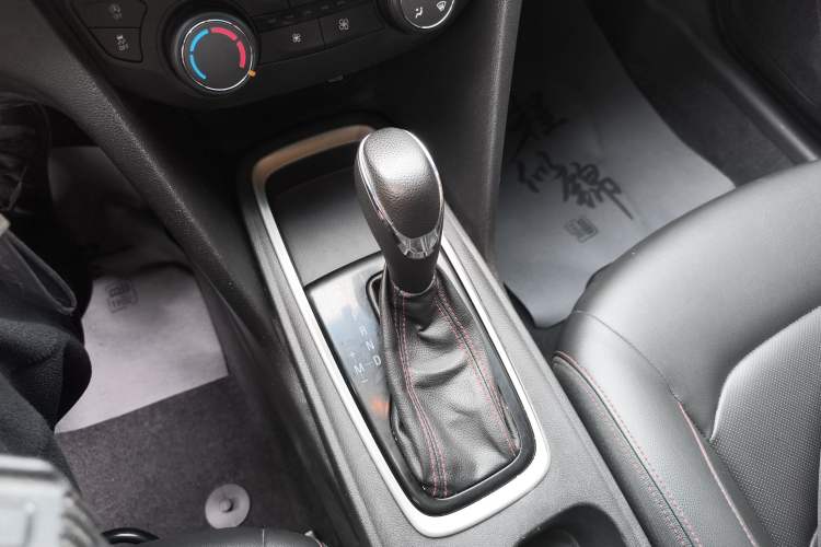 Used Chevrolet Monza 2019 RS 330T Automatic Comfort Edition China VI Standard Gear Lever