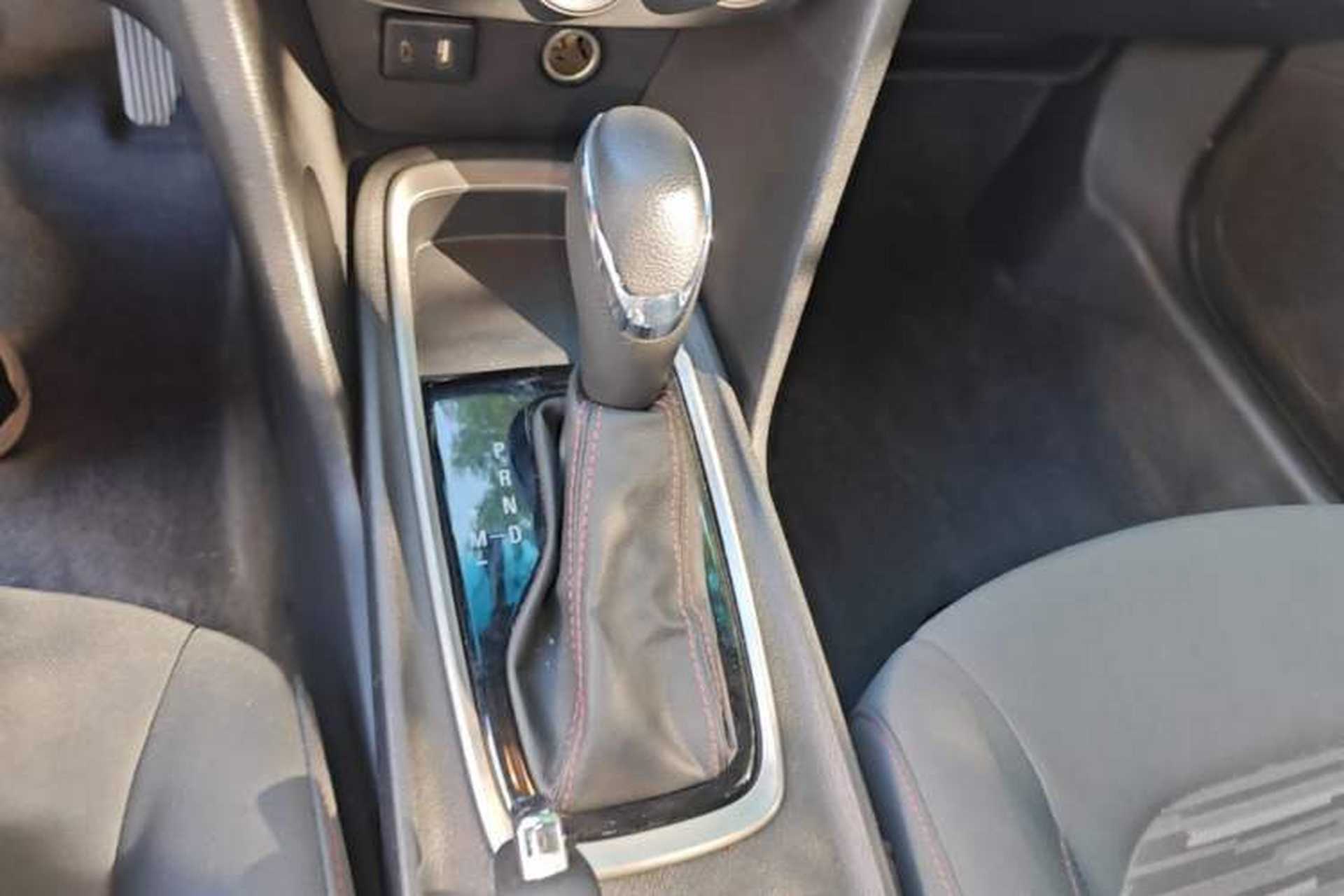 Used Chevrolet Monza 2019 Redline 320T Dual-Clutch Joyful Edition China VI Standard Gear Lever