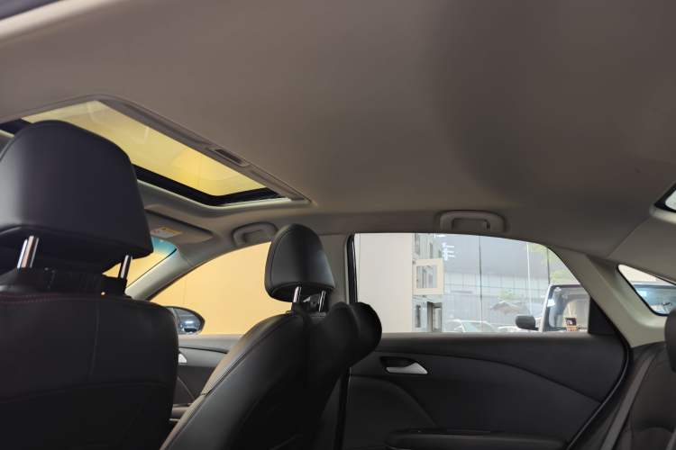 Used Chevrolet Monza 2019 Redline 320T Dual-Clutch Sporty Version China VI Standard Headliner