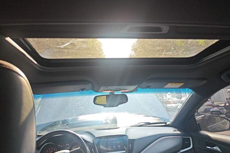 Used Chevrolet Monza 2019 RS 330T Automatic Comfort Edition China VI Standard Headliner