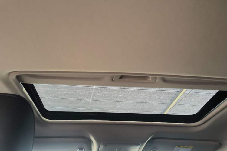Used Chevrolet Monza 2019 Redline 320T Dual-Clutch Sporty Version China VI Standard Headliner