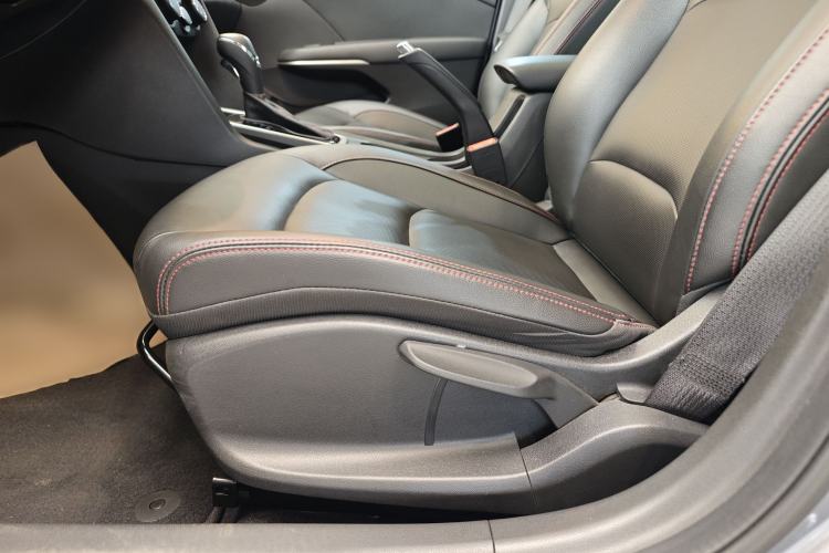 Used Chevrolet Monza 2019 Redline 320T Dual-Clutch Sporty Version China VI Standard Interior 10
