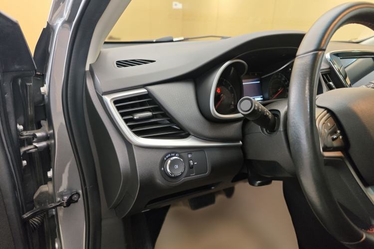 Used Chevrolet Monza 2019 Redline 320T Dual-Clutch Sporty Version China VI Standard Interior 11