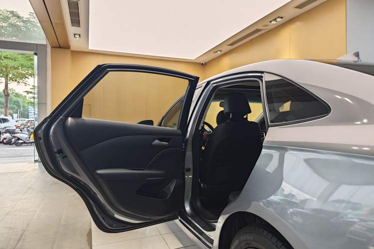 Used Chevrolet Monza 2019 Redline 320T Dual-Clutch Sporty Version China VI Standard Interior 3