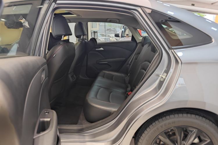 Used Chevrolet Monza 2019 Redline 320T Dual-Clutch Sporty Version China VI Standard Interior 4