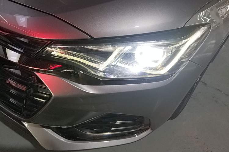 Used Chevrolet Monza 2019 RS 330T Automatic Comfort Edition China VI Standard Left Front Headlight