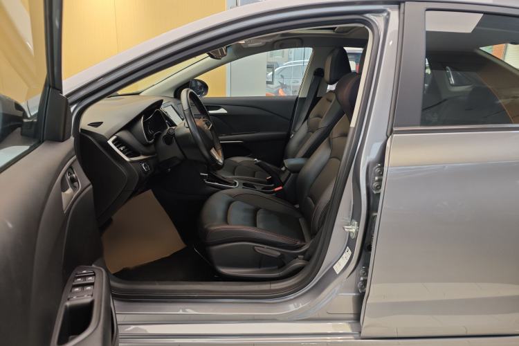 Used Chevrolet Monza 2019 Redline 320T Dual-Clutch Sporty Version China VI Standard Left Front Seat