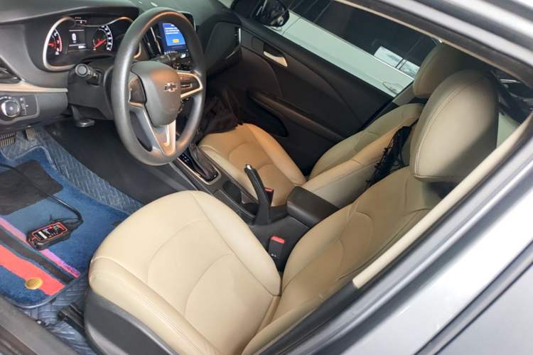 Used Chevrolet Monza 2019 Redline 320T Dual-Clutch Joyful Edition China VI Standard Left Front Seat