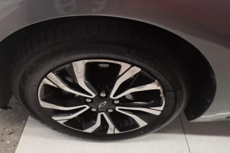 Used Chevrolet Monza 2019 RS 330T Automatic Sporty Edition China VI Standard Left Front Wheel Hub