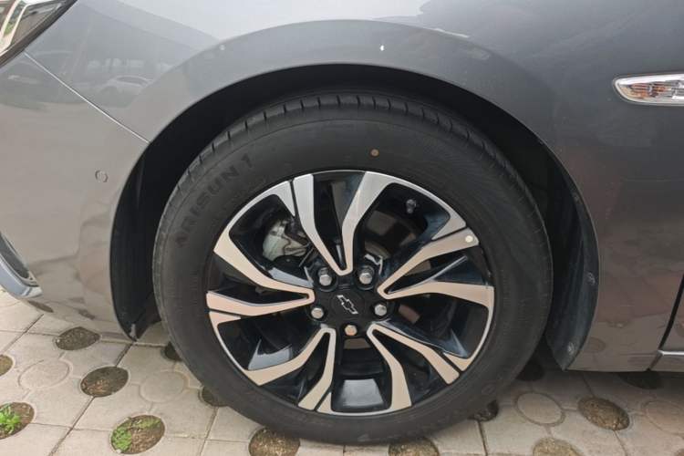 Used Chevrolet Monza 2019 RS 330T Automatic Sporty Edition China VI Standard Left Front Wheel Hub