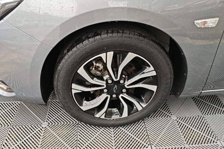 Used Chevrolet Monza 2019 RS 330T Automatic Comfort Edition China VI Standard Left Front Wheel Hub