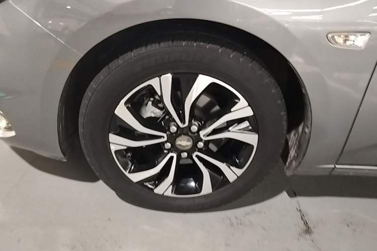 Used Chevrolet Monza 2019 RS 330T Automatic Comfort Edition China VI Standard Left Front Wheel Hub