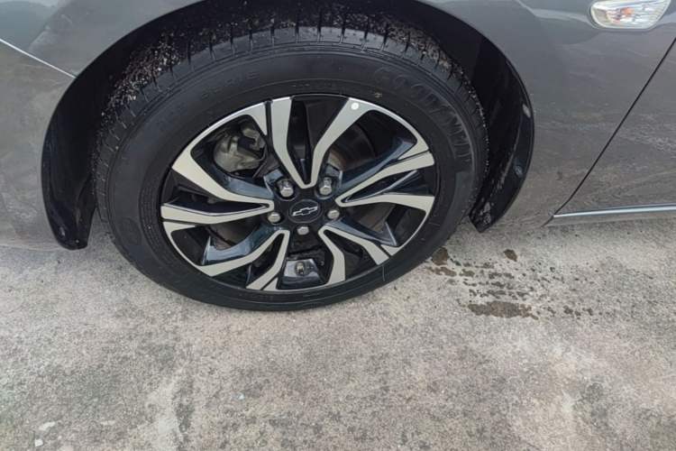 Used Chevrolet Monza 2019 RS 330T Automatic Comfort Edition China VI Standard Left Front Wheel Hub
