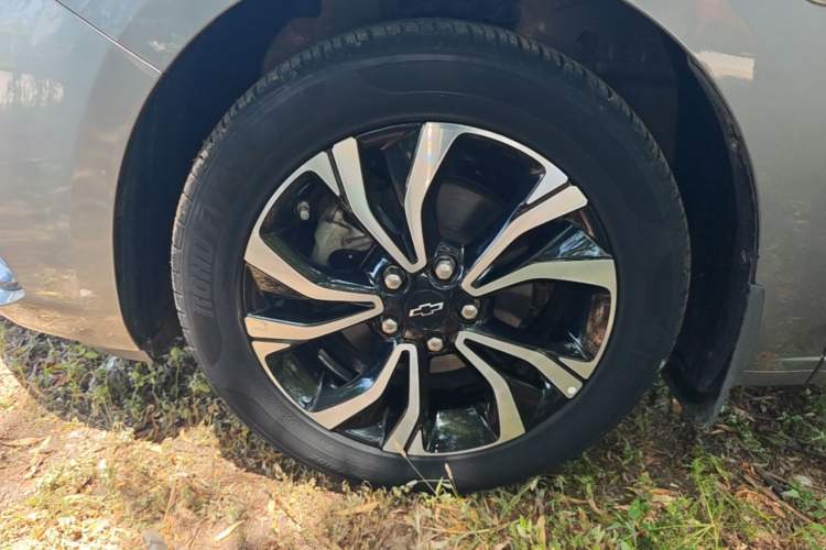 Used Chevrolet Monza 2019 RS 330T Automatic Comfort Edition China VI Standard Left Front Wheel Hub