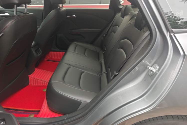 Used Chevrolet Monza 2019 RS 330T Automatic Sporty Edition China VI Standard Left Rear Seat