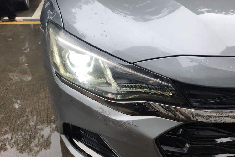 Used Chevrolet Monza 2019 RS 330T Automatic Sporty Edition China VI Standard Right Front Headlight