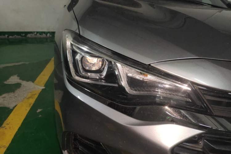 Used Chevrolet Monza 2019 RS 330T Automatic Sporty Edition China VI Standard Right Front Headlight