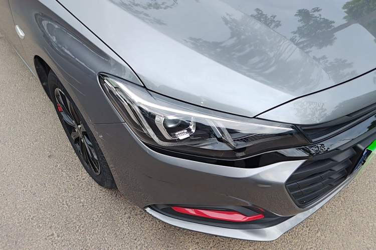 Used Chevrolet Monza 2019 Redline 320T Dual-Clutch Sporty Version China VI Standard Right Front Headlight