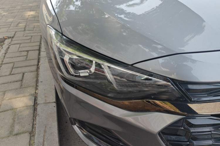 Used Chevrolet Monza 2019 RS 330T Automatic Comfort Edition China VI Standard Right Front Headlight