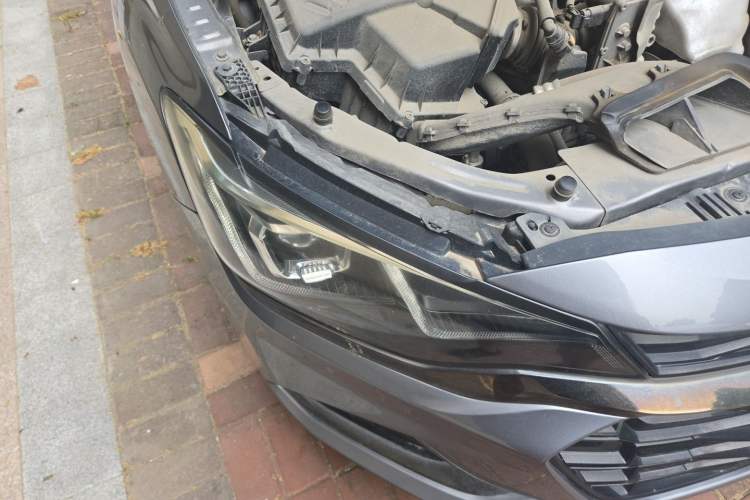 Used Chevrolet Monza 2019 RS 330T Automatic Comfort Edition China VI Standard Right Front Headlight