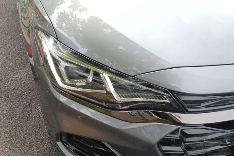 Used Chevrolet Monza 2019 RS 330T Automatic Comfort Edition China VI Standard Right Front Headlight