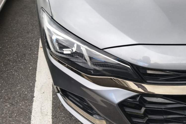 Used Chevrolet Monza 2019 RS 330T Automatic Sporty Edition China VI Standard Right Front Headlight