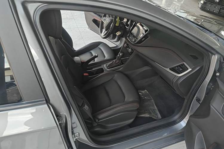Used Chevrolet Monza 2019 RS 330T Automatic Comfort Edition China VI Standard Right Front Seat