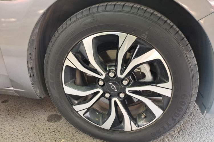 Used Chevrolet Monza 2019 RS 330T Automatic Sporty Edition China VI Standard Right Front Wheel Hub