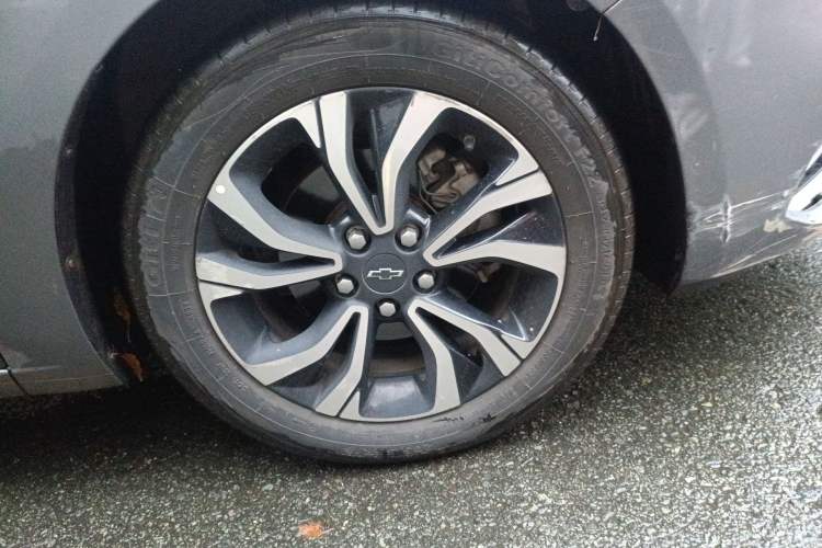Used Chevrolet Monza 2019 RS 330T Automatic Comfort Edition China VI Standard Right Front Wheel Hub