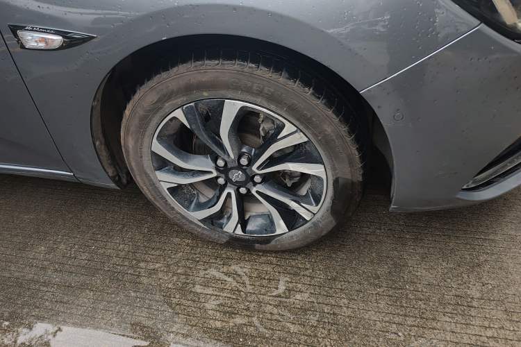 Used Chevrolet Monza 2019 RS 330T Automatic Sporty Edition China VI Standard Right Front Wheel Hub