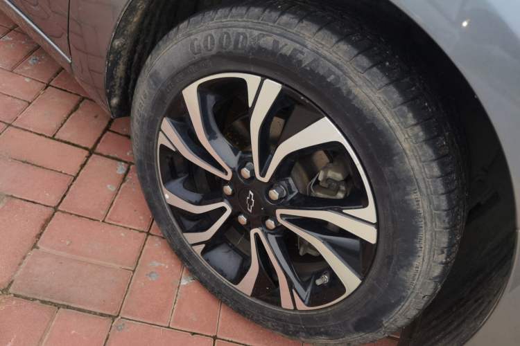 Used Chevrolet Monza 2019 RS 330T Automatic Comfort Edition China VI Standard Right Front Wheel Hub