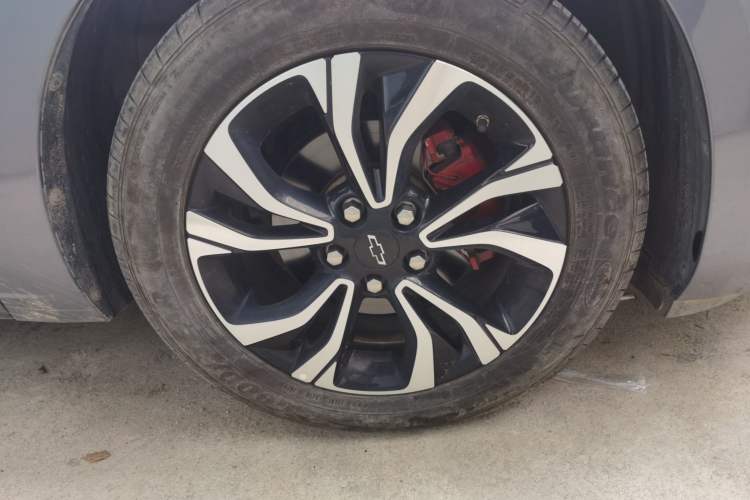 Used Chevrolet Monza 2019 RS 330T Automatic Comfort Edition China VI Standard Right Front Wheel Hub